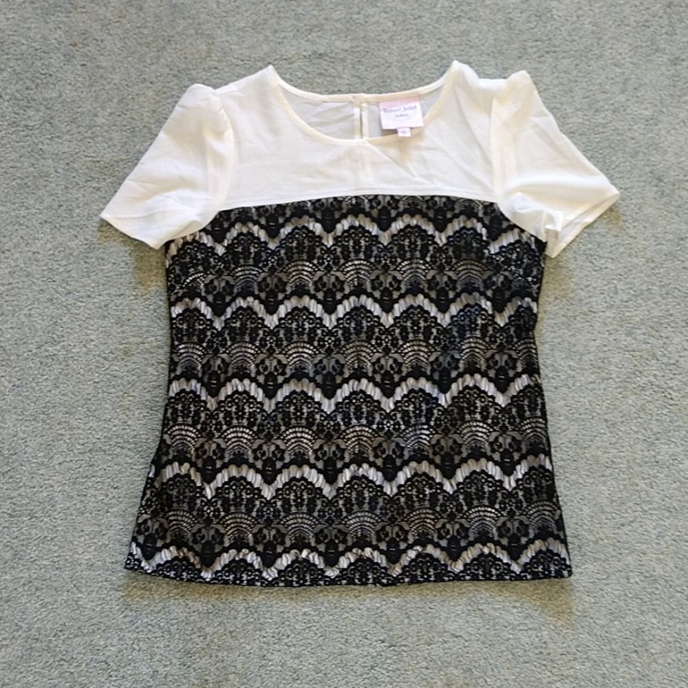 Romeo & Juliet Couture Ivory and Black lace Top